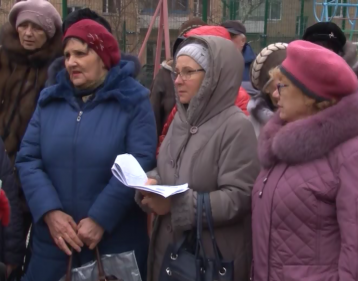 И в квартире жарко и денег жалко.
