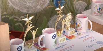 Награждение победителей фестиваля творчества в «Радуге»