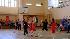 В 21 школе проходил второй этап городского турнира по баскетболу