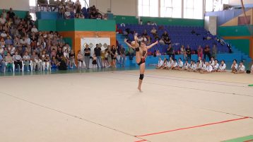 Юные спортсменки возвращаются в спортивный график