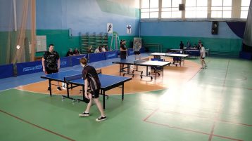 На турнире по настольному теннису