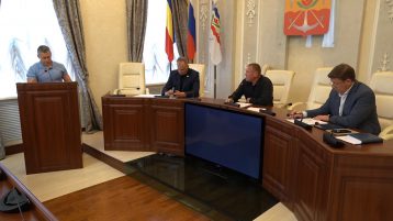 С постоянной депутатской комиссии по эконом развитию